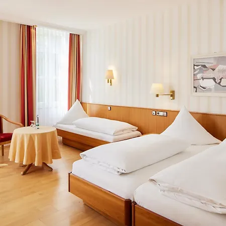 Zum Schiff 호텔 4*